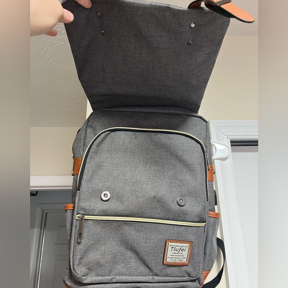 USB Capable Backpack - Picture 3 of 6